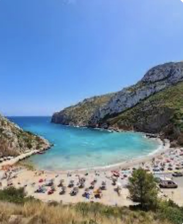 🌴 Jávea wil de drukte bij Granadella en Barraca gaan beperken: krijgen inwoners voorrang?